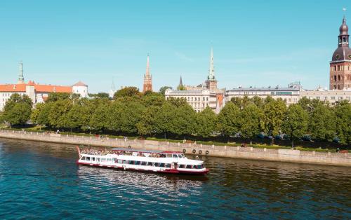 Daugava boat (1)