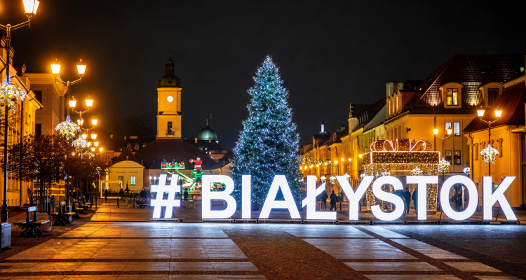 Białystoko aikštė naktį su #BIAŁYSTOK