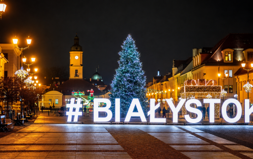 Białystoko aikštė naktį su #BIAŁYSTOK